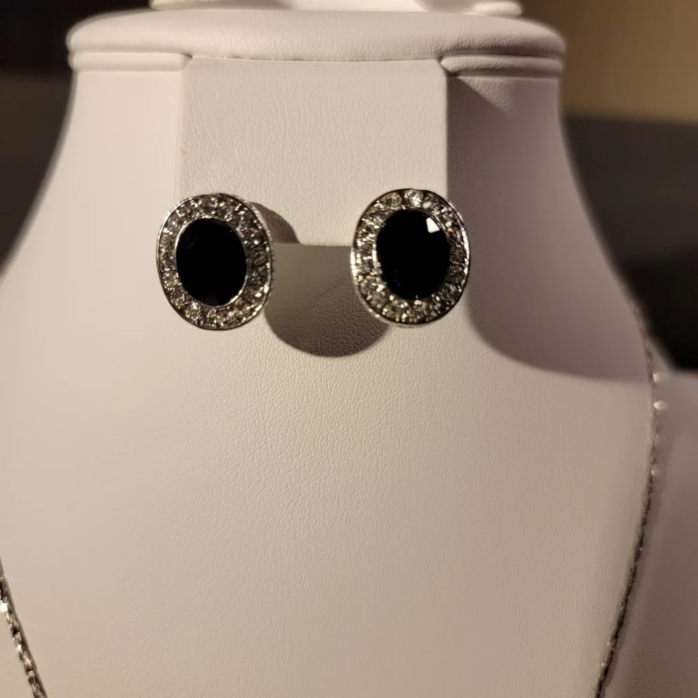 Silvertone Black Glass Stone with CZs Pendant Necklace and Pierced Earri… - Picture 7 of 9